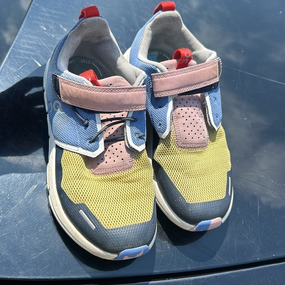 On Cloud kids sneakers size 1.5K - Picture 2 of 5